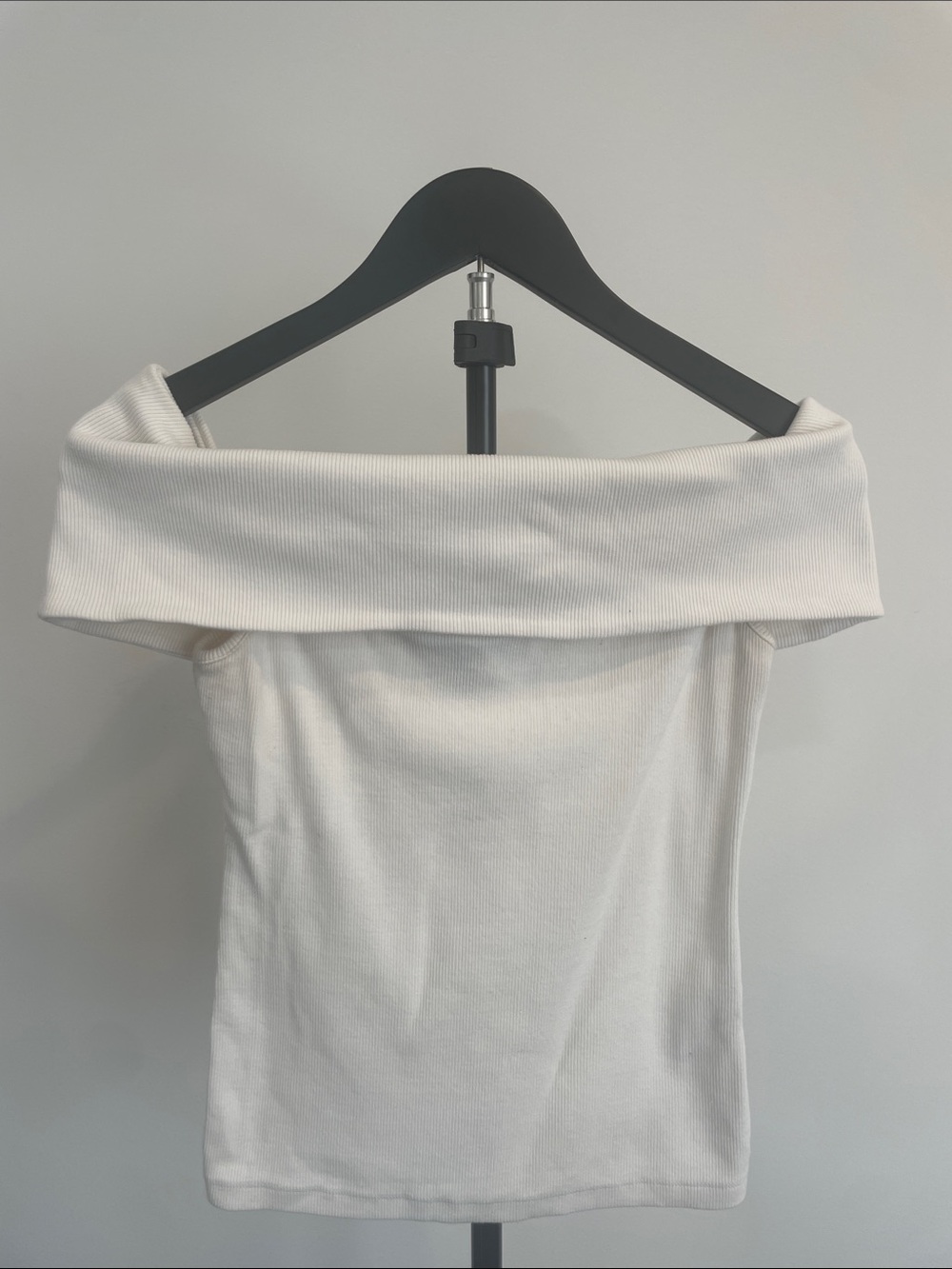 Banana Republic White Off-the-Shoulder Ribbed Top